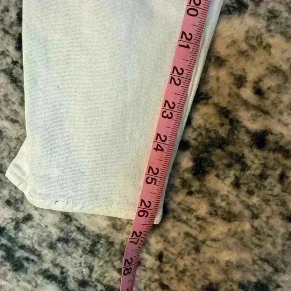 White jeans perfect for summer or vacation! - Picture 9 of 10